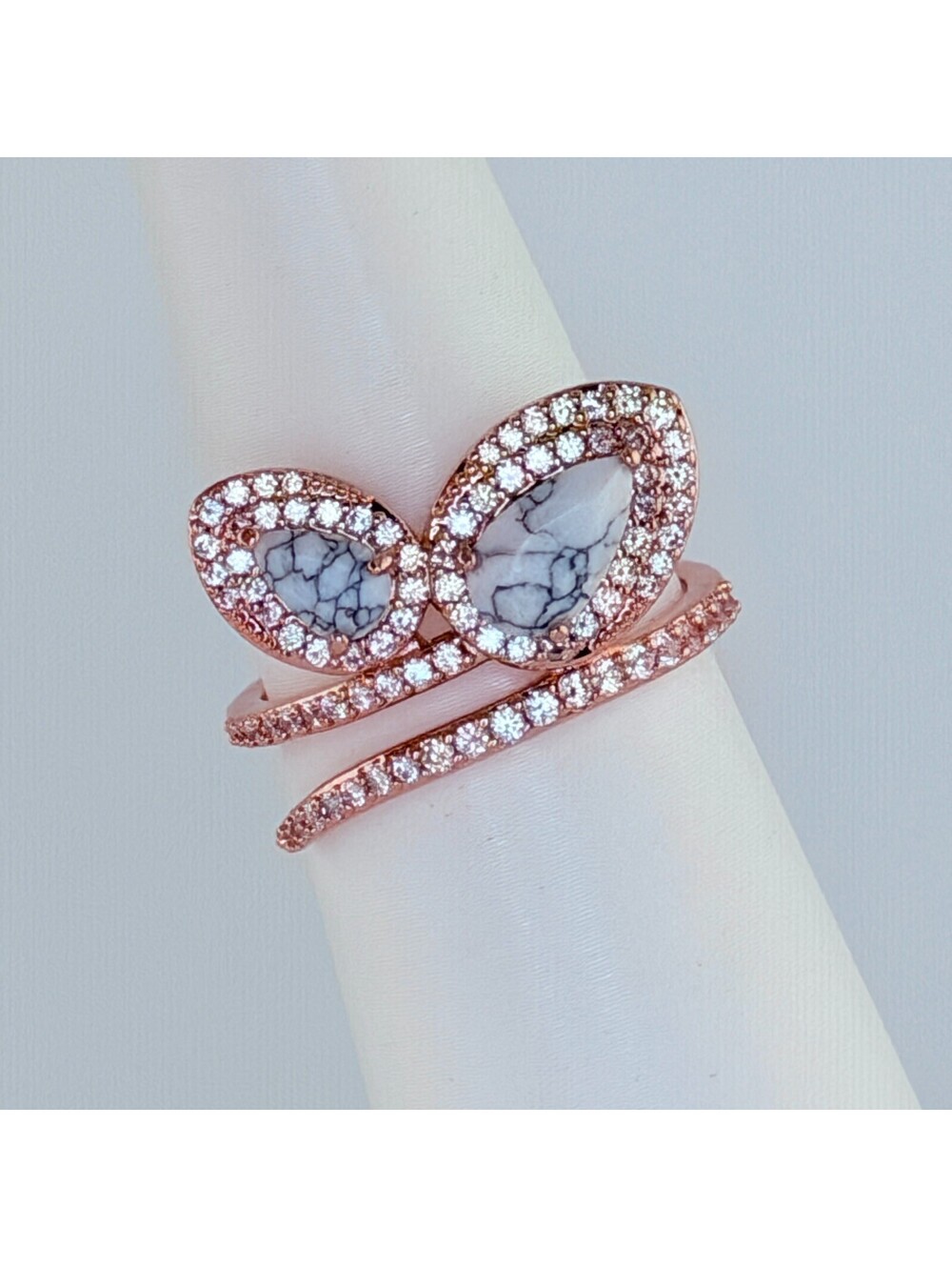 Bomb Party Ring Size 8 Howlite on Rose Gold (No Bag)